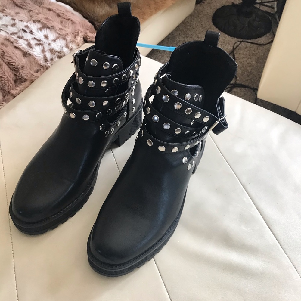 Ladies studded boots